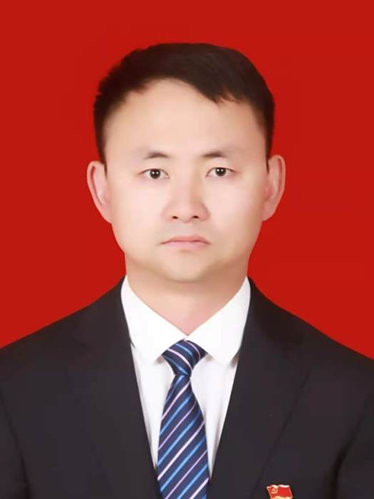 蔣彪(雲南省楚雄彝族自治州雙柏縣大莊鎮人大主席團主席) 蔣彪(雲南省楚雄彝族自治州雙柏縣大莊鎮人大主席團主席)