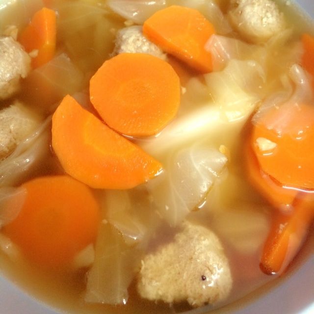 豬肉丸包菜湯 豬肉丸包菜湯