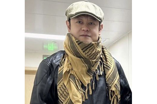 屈宇(李可染畫院青年畫家) 屈宇(李可染畫院青年畫家)