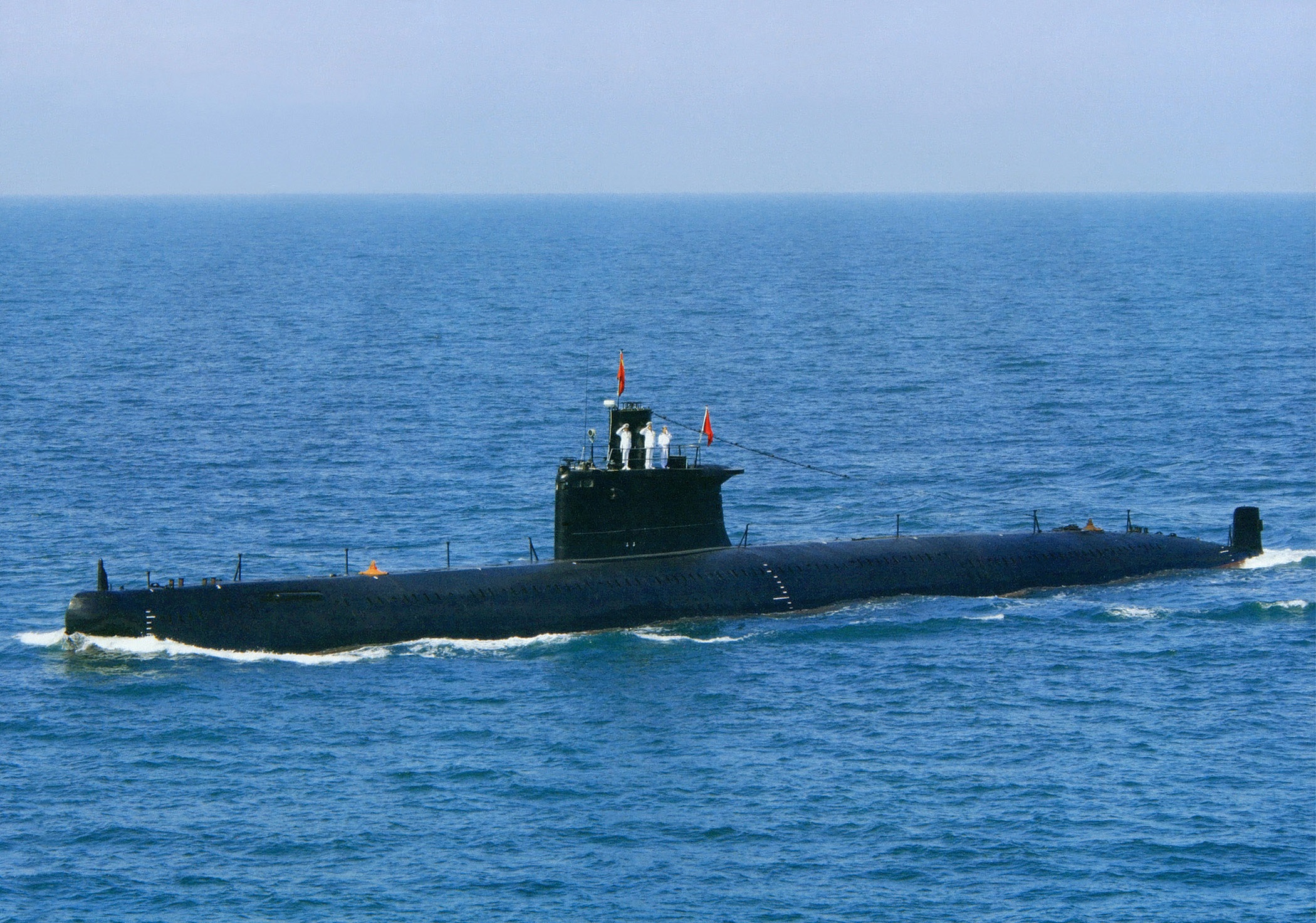 參加中國海軍建軍60周年海上閱兵的035型潛艇