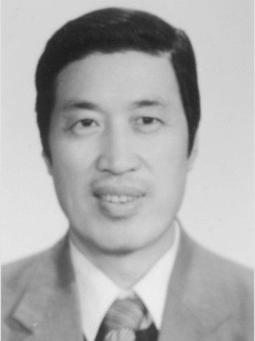 周明(冰心研究會副會長) 周明(冰心研究會副會長)