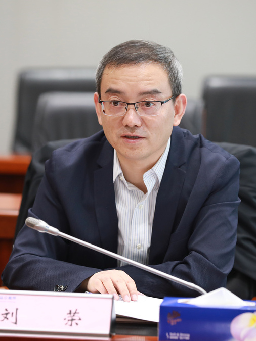 劉榮(河南省委金融委員會辦公室副主任、中共河南省委金融工作委員會專職副書記) 劉榮(河南省委金融委員會辦公室副主任、中共河南省委金融工作委員會專職副書記)