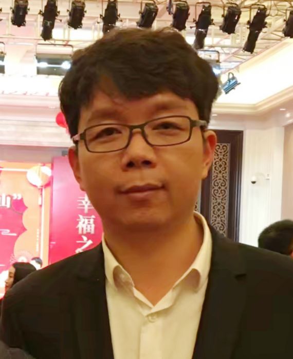 張劍雄(泉州東亮企業副總裁) 張劍雄(泉州東亮企業副總裁)