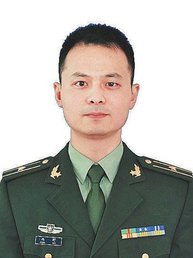 馮時(某部隊某室副營職參謀) 馮時(某部隊某室副營職參謀)
