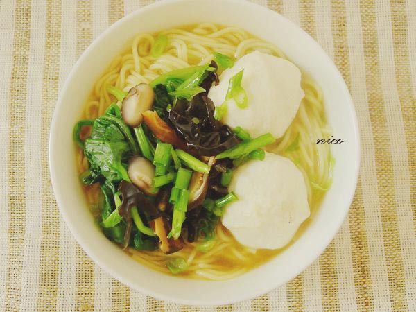 魚丸素麵 魚丸素麵