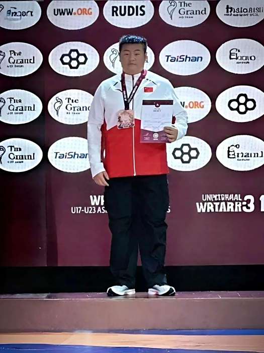 王震宇(中國摔跤運動員) 王震宇(中國摔跤運動員)