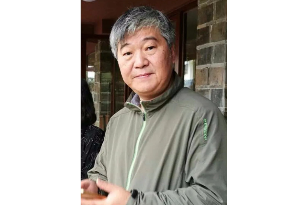 喬小龍(中國男畫家、收藏家) 喬小龍(中國男畫家、收藏家)