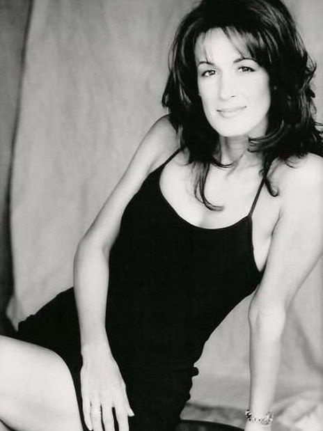 Nicole Gian Nicole Gian