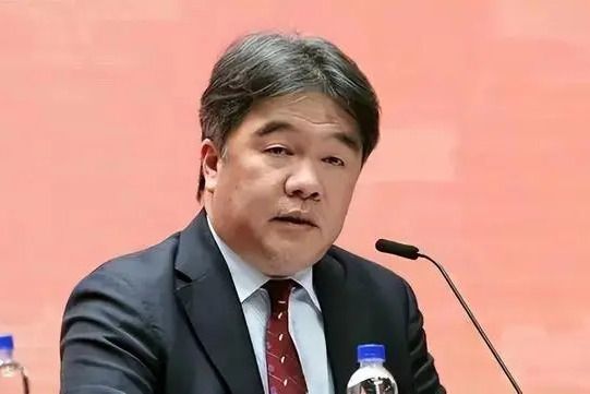 王必勝(胸腔科主治醫師,中國台灣地區衛生福利主管部門原副負責人、流行疫情指揮中心原指揮官) 王必勝(胸腔科主治醫師,中國台灣地區衛生福利主管部門原副負責人、流行疫情指揮中心原指揮官)