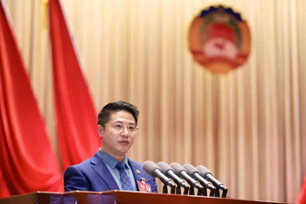 汪熙(黔南州殯葬協會會長) 汪熙(黔南州殯葬協會會長)