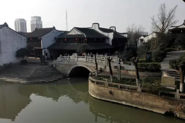 南湖邊 南湖邊
