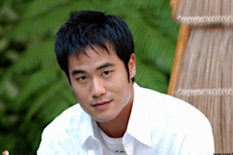 明安(《永不言棄》中的角色,由陳亦飛飾演) 明安(《永不言棄》中的角色,由陳亦飛飾演)