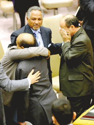 利比亞常駐聯合國副代表達巴希（右一）