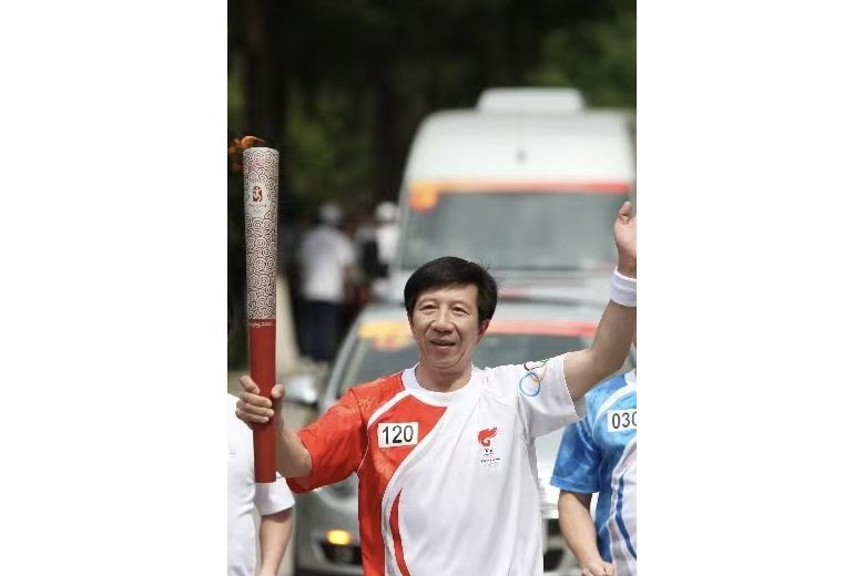 顧建明(2008年北京奧運會火炬手) 顧建明(2008年北京奧運會火炬手)