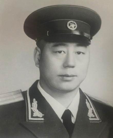 強勇(北京軍區裝甲兵裝備器材部原副部長) 強勇(北京軍區裝甲兵裝備器材部原副部長)