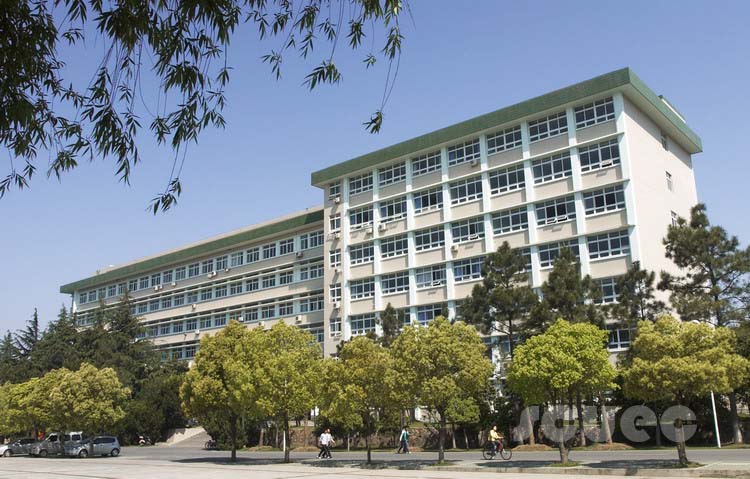 中南民族大學化學與材料科學學院