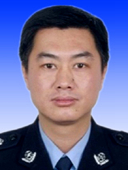 何軍(新疆維吾爾自治區和田地區行署副專員,地委政法委副書記,地區公安局黨委書記、局長) 何軍(新疆維吾爾自治區和田地區行署副專員,地委政法委副書記,地區公安局黨委書記、局長)