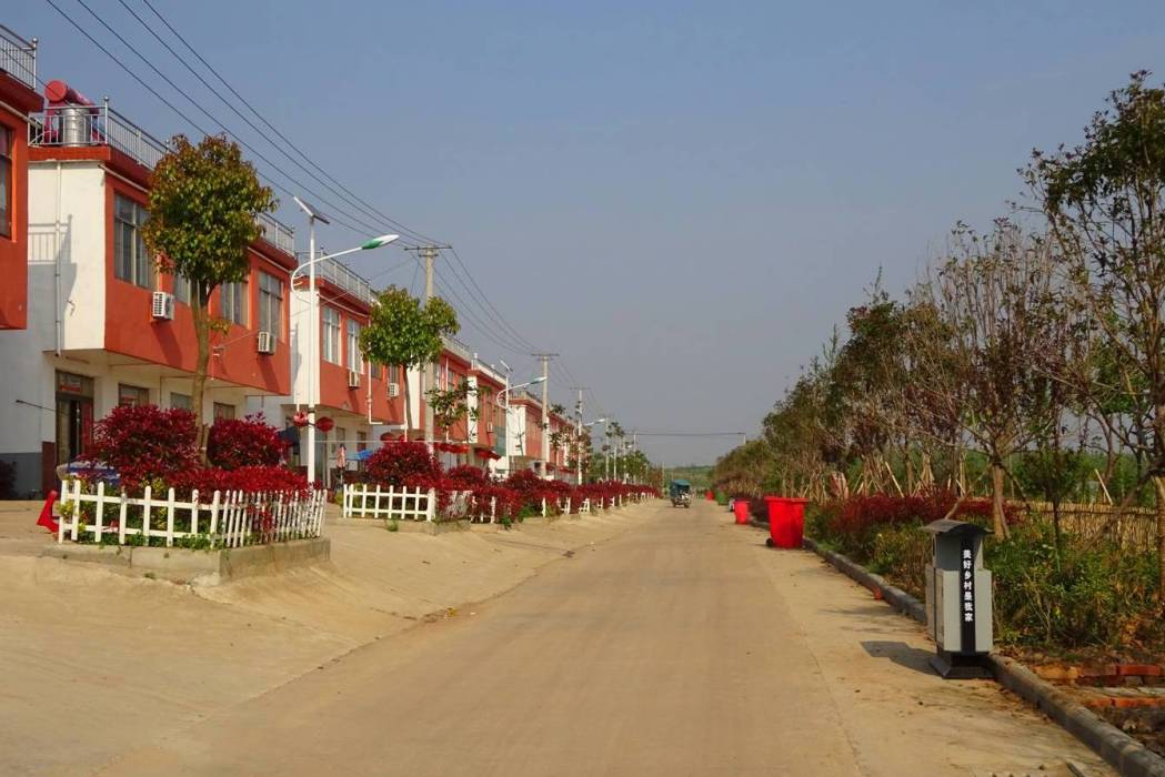 羅莊村(隸屬於河南省漯河市召陵區姬石鎮) 羅莊村(隸屬於河南省漯河市召陵區姬石鎮)