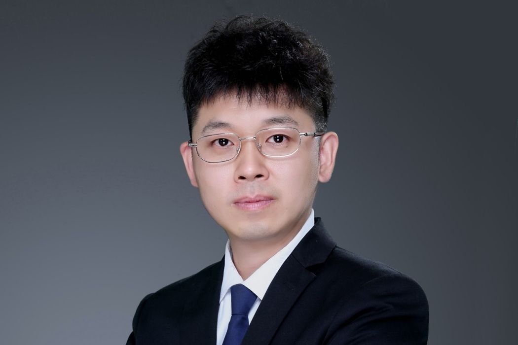 李晨光(策展人) 李晨光(策展人)