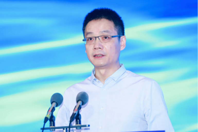 楊旭東(工業和信息化部電子工業標準化研究院黨委副書記、院長) 楊旭東(工業和信息化部電子工業標準化研究院黨委副書記、院長)