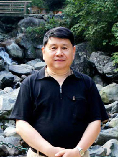 張大元(上海市華僑書畫研究院執行院長) 張大元(上海市華僑書畫研究院執行院長)