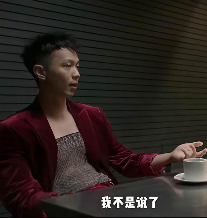 區明偉 區明偉
