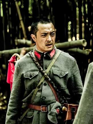 富大龍(中國內地男演員、中國電影表演藝術協會副會長) 富大龍(中國內地男演員、中國電影表演藝術協會副會長)