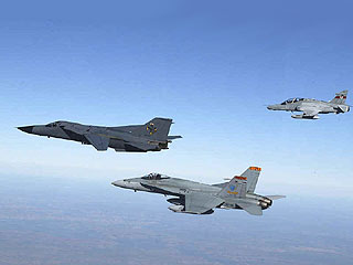 三機編隊，分別為F/A-18、F-111和鷹127