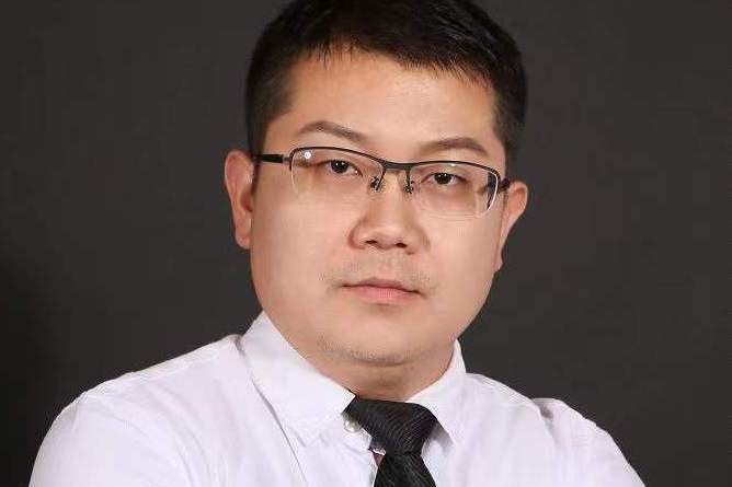 肖芃(華中科技大學同濟醫學院附屬協和醫院整形外科副主任醫師) 肖芃(華中科技大學同濟醫學院附屬協和醫院整形外科副主任醫師)