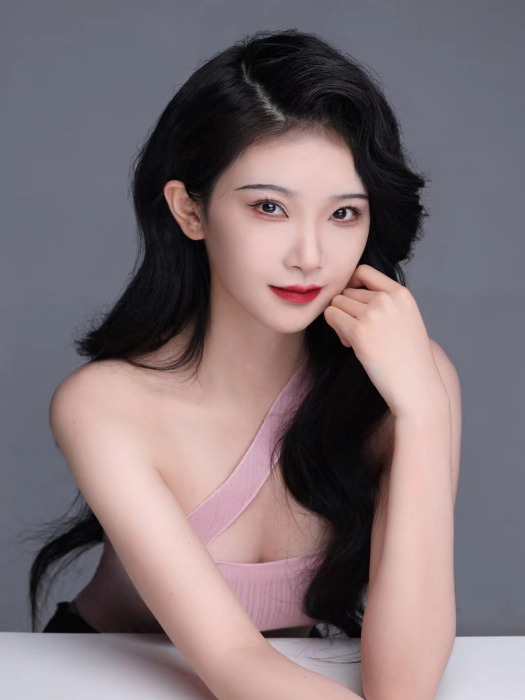 張璇(中國內地1999年出生女演員) 張璇(中國內地1999年出生女演員)