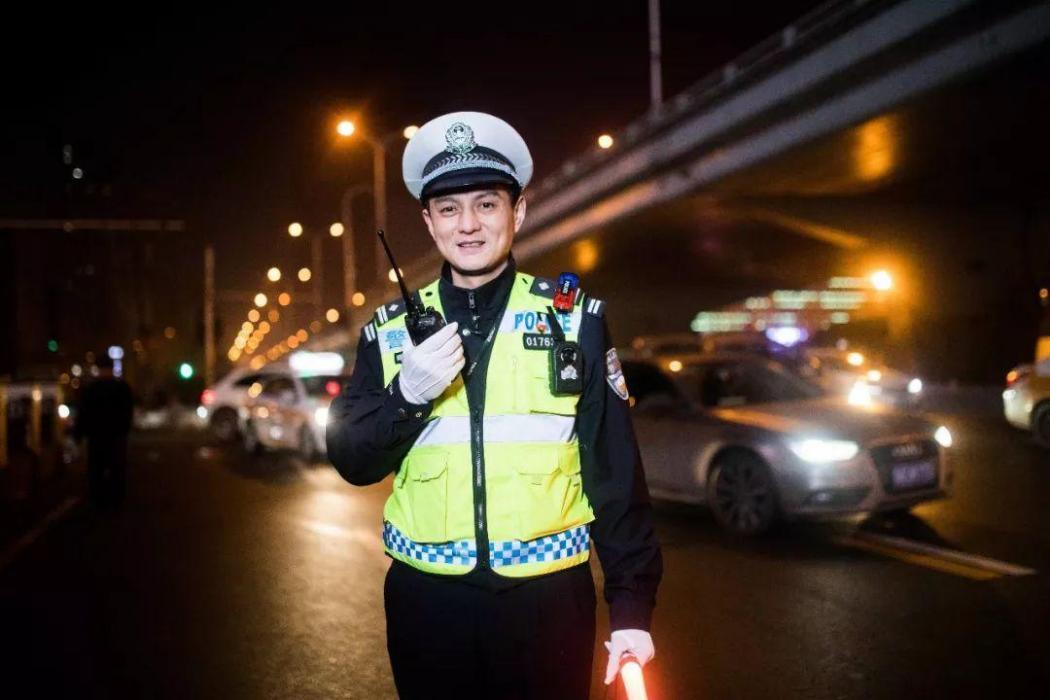 楊彬(武漢市十佳交警) 楊彬(武漢市十佳交警)