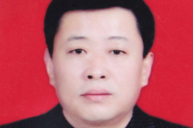 李革新(山東省菏澤市東明縣委常委、宣傳部部長) 李革新(山東省菏澤市東明縣委常委、宣傳部部長)