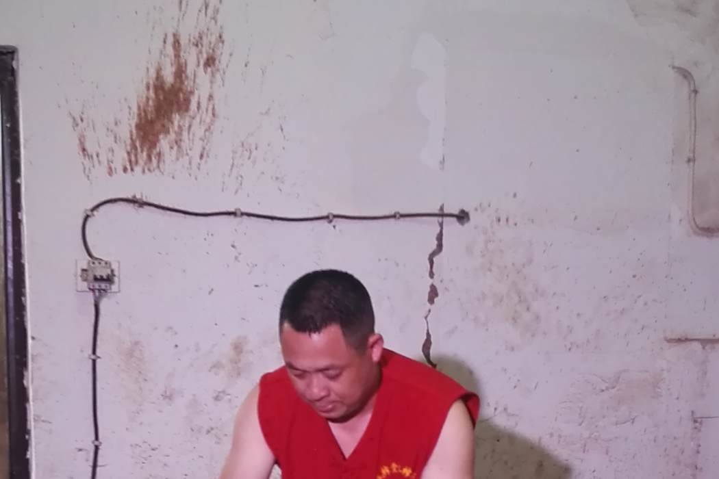 余海(安徽省第六批省級非物質文化遺產項目歙硯製作技藝代表性傳承人) 余海(安徽省第六批省級非物質文化遺產項目歙硯製作技藝代表性傳承人)