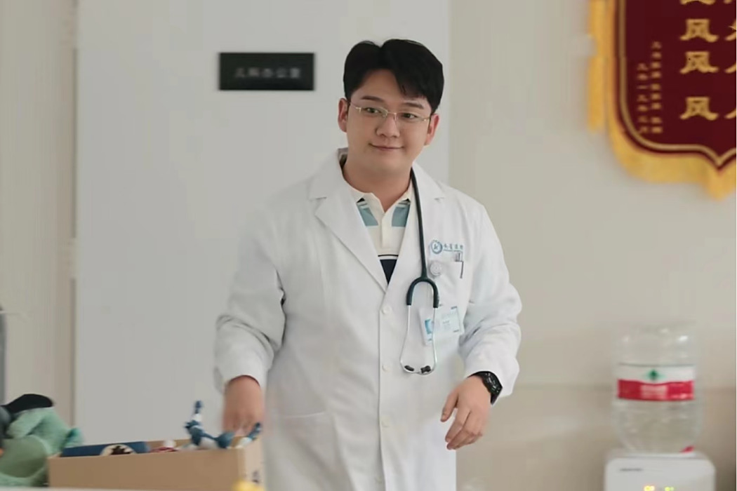李遠哲(治癒偶像劇《我可能遇到了救星》中的男配角) 李遠哲(治癒偶像劇《我可能遇到了救星》中的男配角)