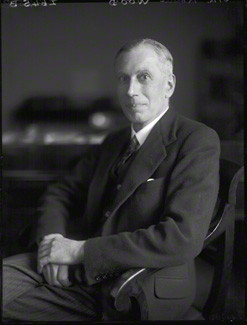 皇家授憲大學時期的第一位校長-伍德爵士