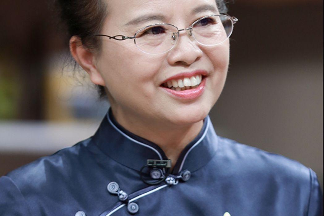 任萬平(第十四屆全國政協委員，故宮博物院副院長)