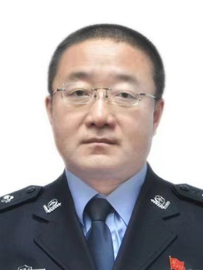 李一凡(內蒙古自治區呼和浩特市武川縣公安局黨委委員、刑警大隊大隊長) 李一凡(內蒙古自治區呼和浩特市武川縣公安局黨委委員、刑警大隊大隊長)