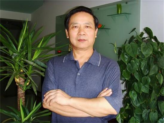 胡厚春 胡厚春