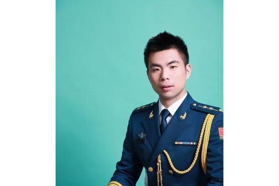 陳泓凌 陳泓凌