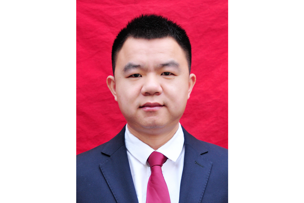 鄧磊(瀏陽市社港鎮黨委委員、紀委書記、監察辦公室主任) 鄧磊(瀏陽市社港鎮黨委委員、紀委書記、監察辦公室主任)