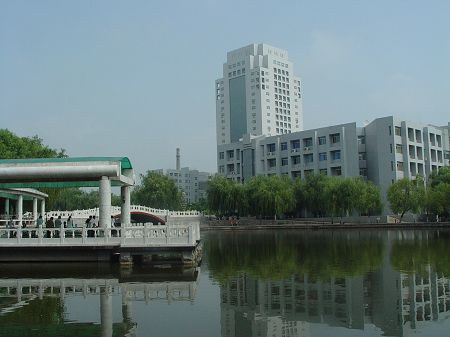燕山大學 21世紀樓