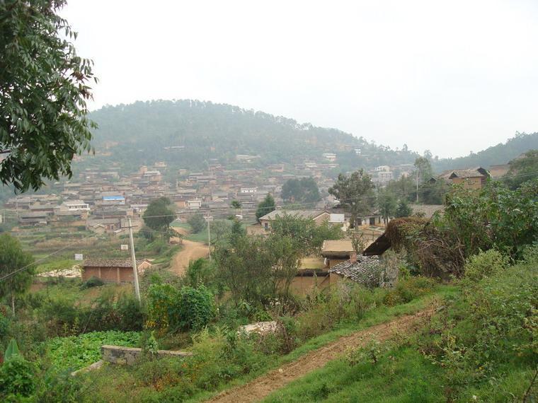 尹武村(雲南省昆明市尋甸縣功山鎮) 尹武村(雲南省昆明市尋甸縣功山鎮)