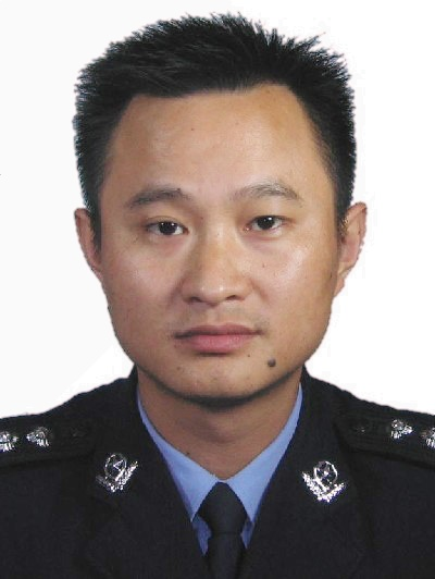 向長喜(湖南省懷化市漵浦縣公安局黨委委員、副局長、偵查中心主任 (兼)) 向長喜(湖南省懷化市漵浦縣公安局黨委委員、副局長、偵查中心主任 (兼))