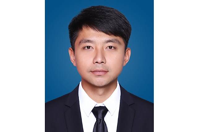 孫洋(重慶師範大學體育與健康科學學院講師、校高水平男子足球隊主教練) 孫洋(重慶師範大學體育與健康科學學院講師、校高水平男子足球隊主教練)