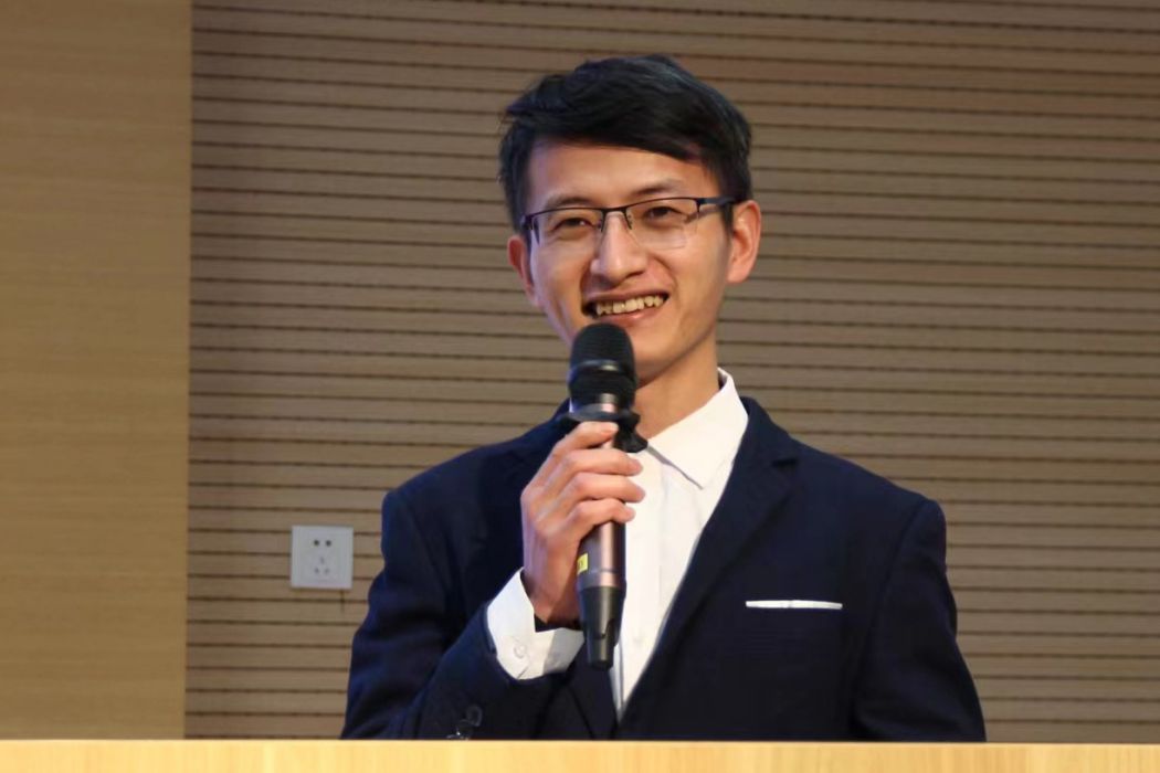 楊歡(信陽市羊山中學少先大隊輔導員、教科室主任) 楊歡(信陽市羊山中學少先大隊輔導員、教科室主任)