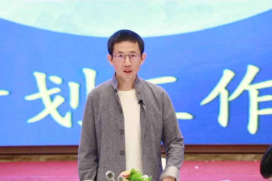 鄧海鵬(利用“靈修”從事違法犯罪活動的非法組織頭目)