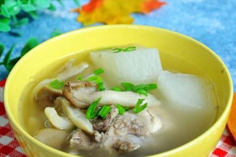 蘑菇骨頭湯 蘑菇骨頭湯