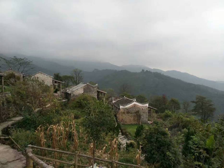 阿山寨村 阿山寨村