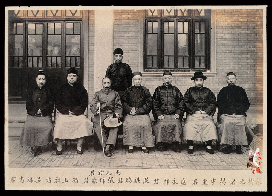 盧永祥（左五）