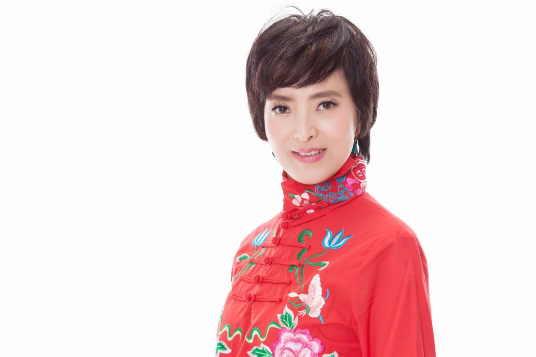李英(中央民族大學音樂學院副教授、碩士導師) 李英(中央民族大學音樂學院副教授、碩士導師)